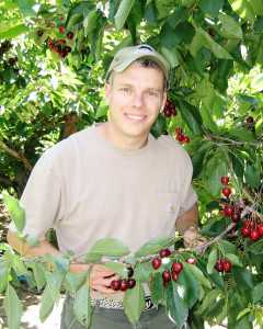 Mike Omeg, Omeg Orchards