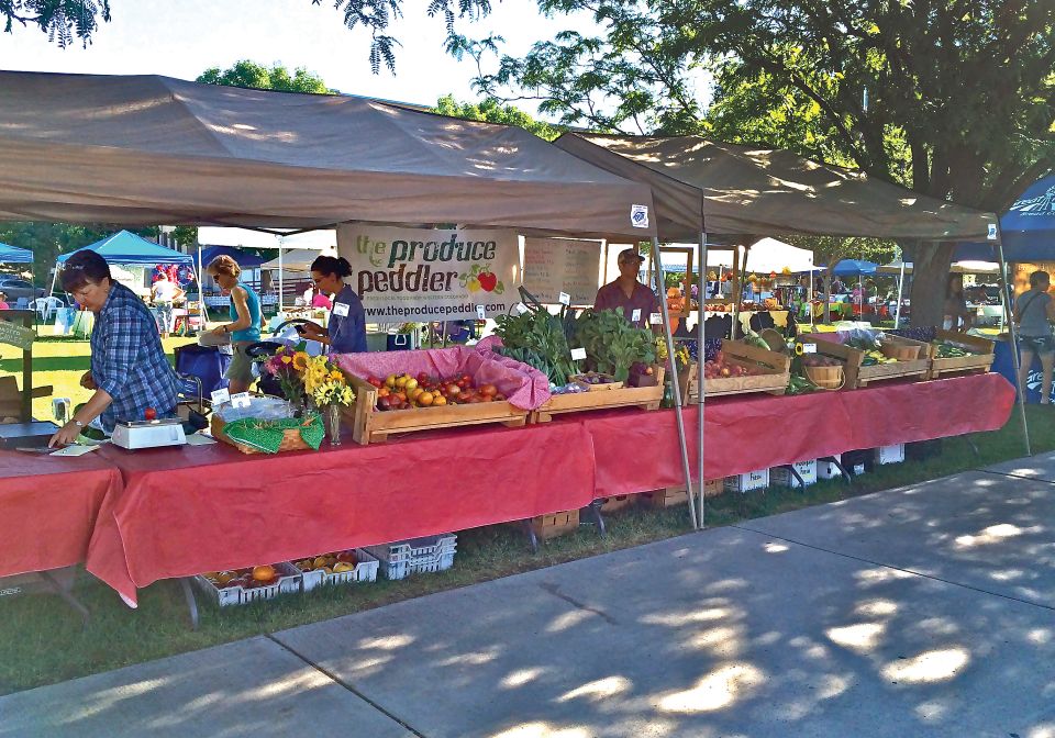 The Produce Peddler's farmers' market display ideas