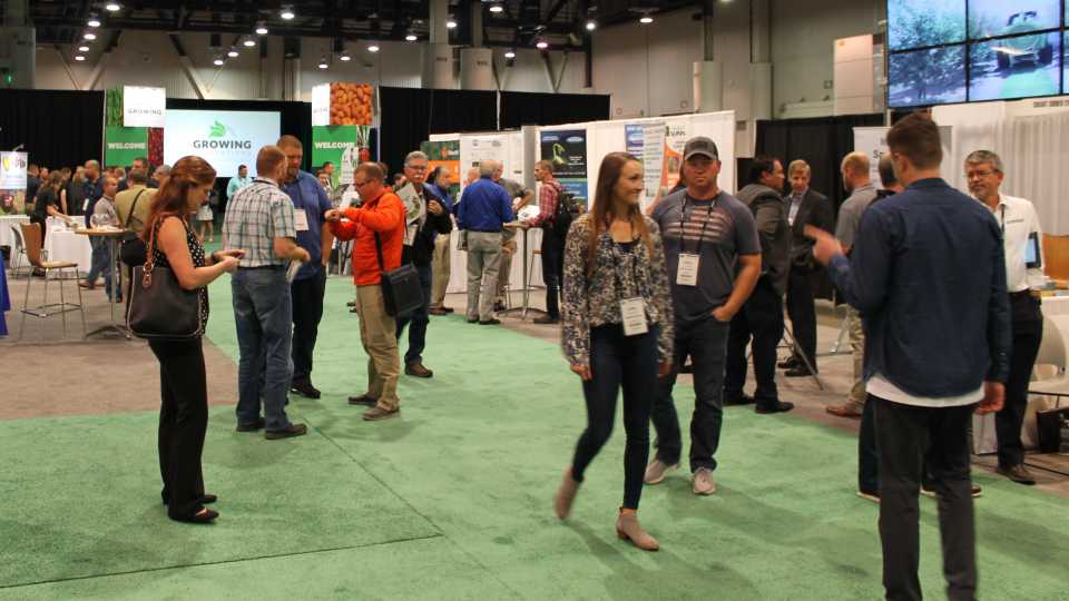Tradeshow crowd at Growing Innovations 2018